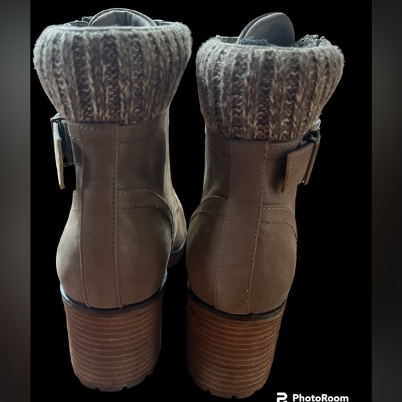 MIA Carolyn Booties! NWT! Size 9.5 WOMENS! Comes with dust bag! - Picture 2 of 5